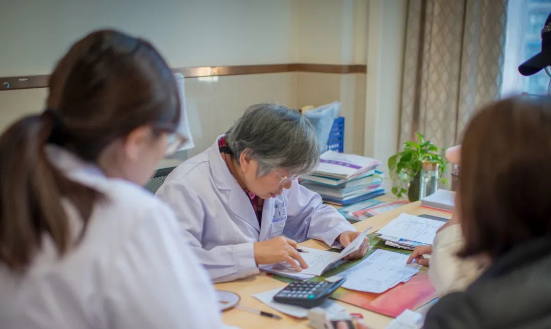 王秀英 会诊 会议图 (1).jpg