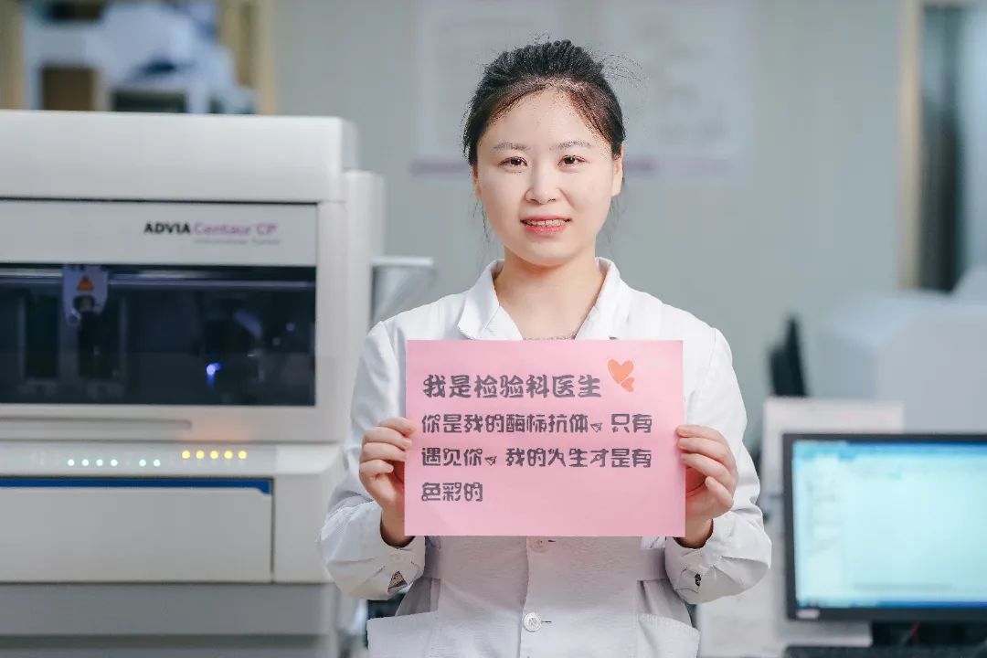 手举口号 (7).jpg